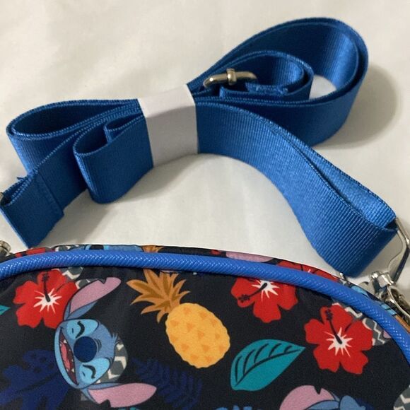 DISNEY STITCH Bioworld Crossbody Bag NWOT - Picture 5 of 7